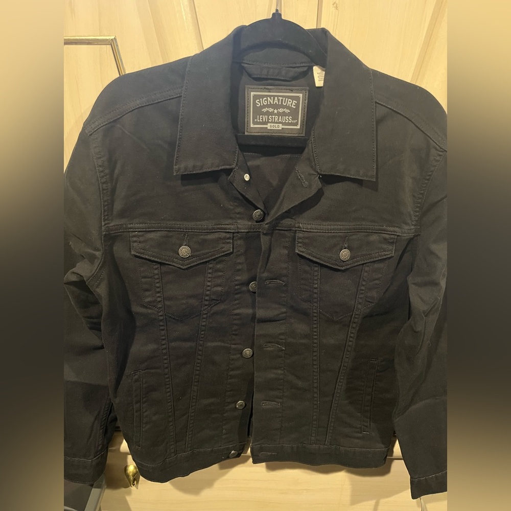Nice Black Levi’s Jacket 🖤